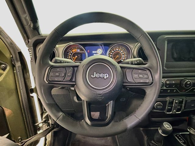 Used 2023 Jeep Gladiator Sport AWD/4WD image 10