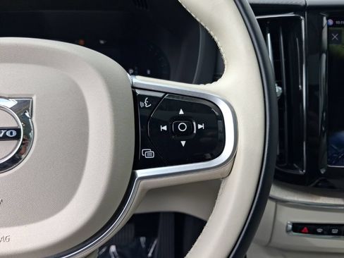 Used 2022 Volvo XC60 B6 Inscription w/ Advanced Package AWD/4WD image 20