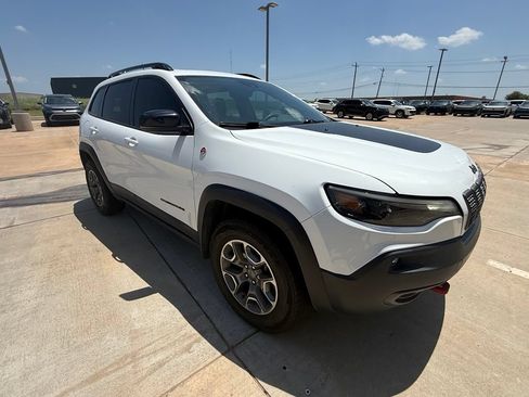 Used 2022 Jeep Cherokee Trailhawk w/ Sun, Sound & Nav Group AWD/4WD image 4