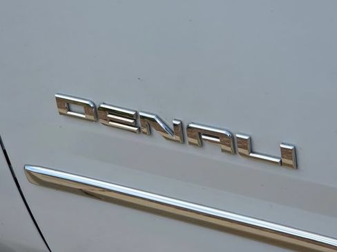 Used 2017 GMC Yukon Denali w/ Open Road Package AWD/4WD image 11