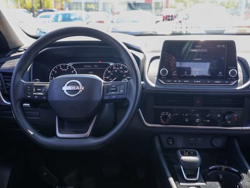 Used 2025 Nissan Rogue S AWD/4WD image 22