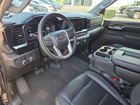Used 2025 GMC Sierra 1500 SLT AWD/4WD image 16