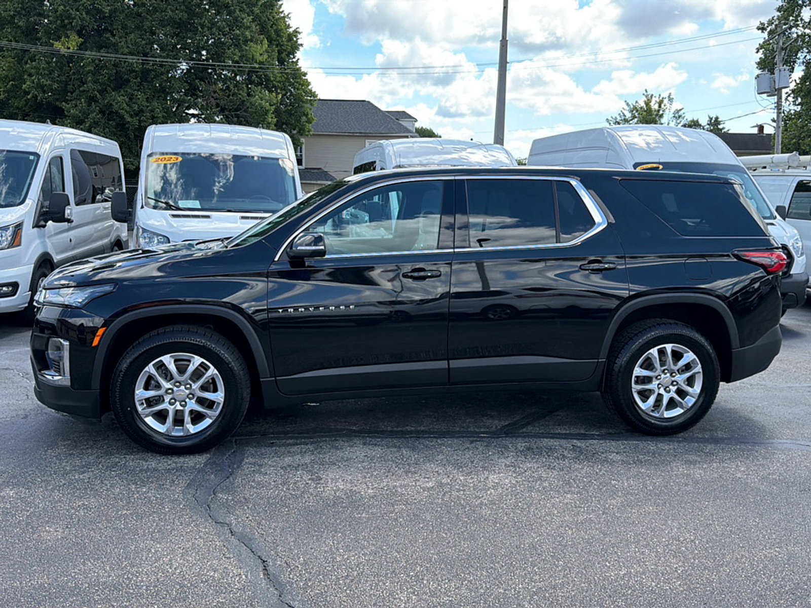 Used 2022 Chevrolet Traverse LS FWD image 4