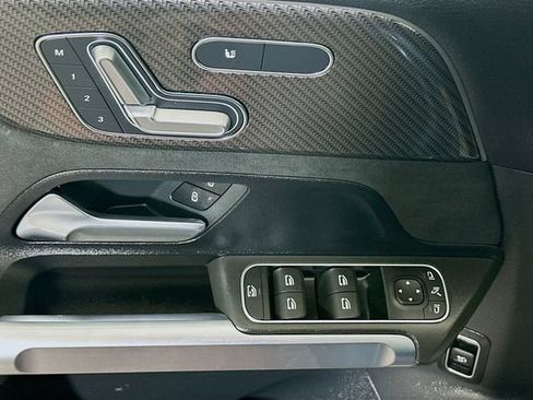 Used 2023 Mercedes-Benz GLB 250 4MATIC image 20