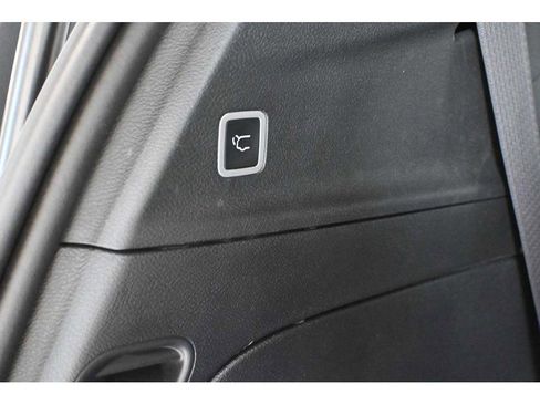 Used 2024 Chrysler Pacifica Touring-L w/ Uconnect Theater Family Group FWD image 27