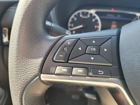 Certified 2025 Nissan Sentra SV FWD image 28