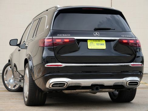 Used 2024 Mercedes-Benz Maybach GLS 600 4MATIC image 6