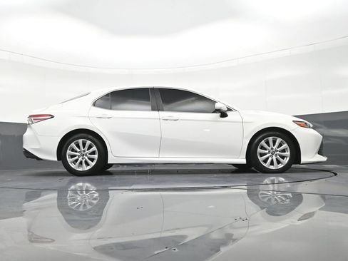 Used 2019 Toyota Camry LE FWD image 28