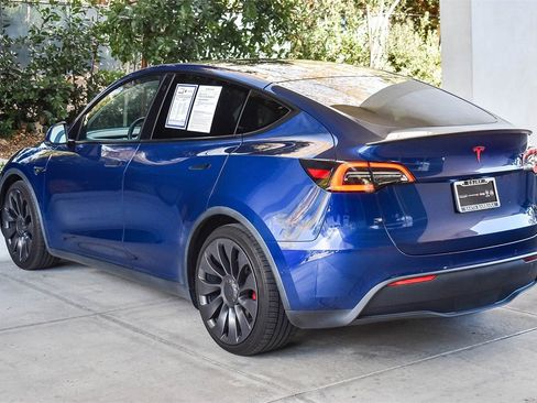 Used 2021 Tesla Model Y Performance image 4