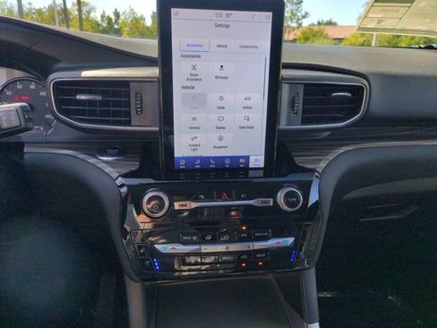 Used 2023 Ford Explorer Limited w/ Limited Technology Package image 20