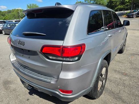 Used 2016 Jeep Grand Cherokee Laredo 75th Anniversary AWD/4WD image 5