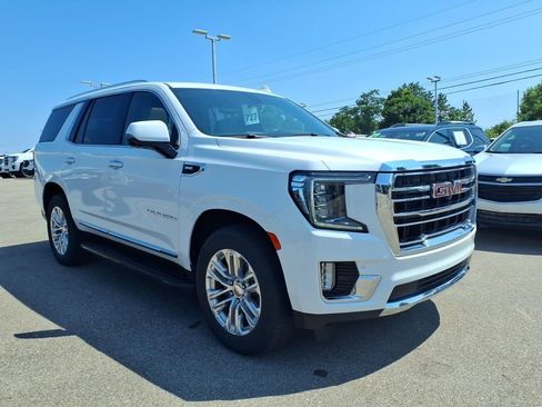Used 2021 GMC Yukon SLT w/ SLT Premium Package AWD/4WD image 3