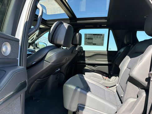 New 2026 Lincoln Navigator L Reserve w/ Jet Appearance Package AWD/4WD image 19