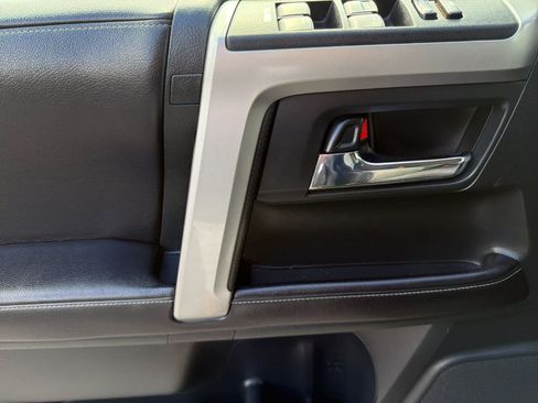 Used 2017 Toyota 4Runner SR5 RWD image 12