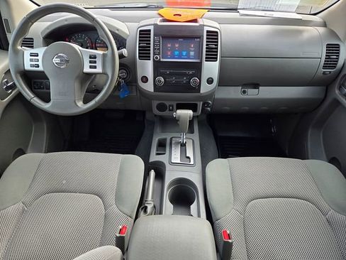 Used 2019 Nissan Frontier SV image 9
