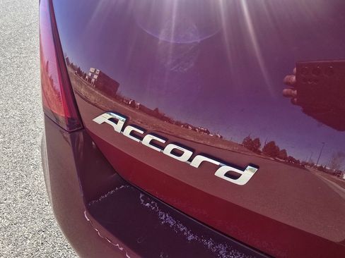 Used 2010 Honda Accord EX-L image 11