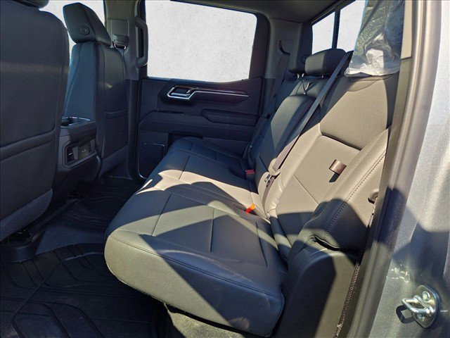 New 2026 Chevrolet Silverado 1500 RST w/ Dark Appearance Package AWD/4WD image 16