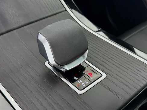 Used 2026 Land Rover Range Rover Velar Dynamic SE AWD/4WD image 17