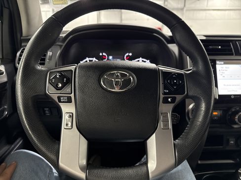 Used 2020 Toyota 4Runner SR5 Premium w/ Moonroof Package AWD/4WD image 10