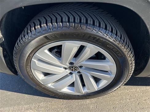 Used 2021 Volkswagen Atlas Cross Sport SE image 18