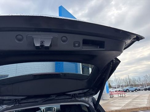 Used 2018 Chevrolet Equinox LT image 9