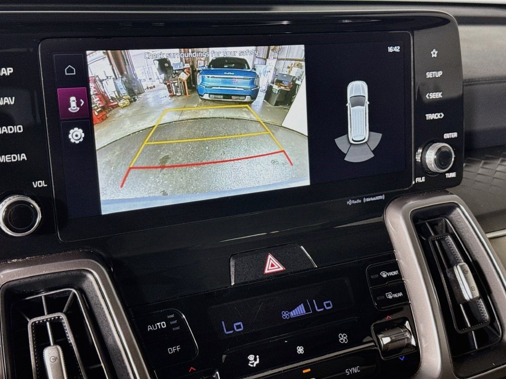 Used 2023 Kia Sorento S w/ Panoramic Sunroof Package FWD image 18
