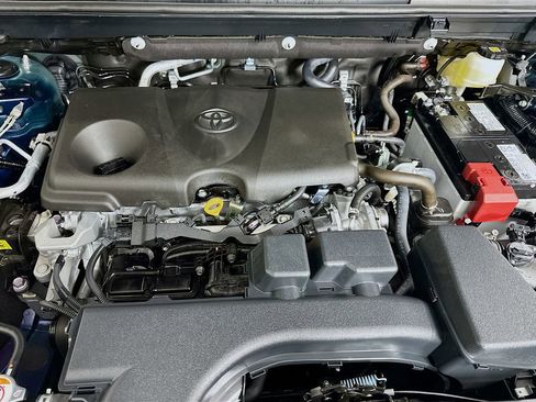 Used 2025 Toyota RAV4 XLE Premium FWD image 31