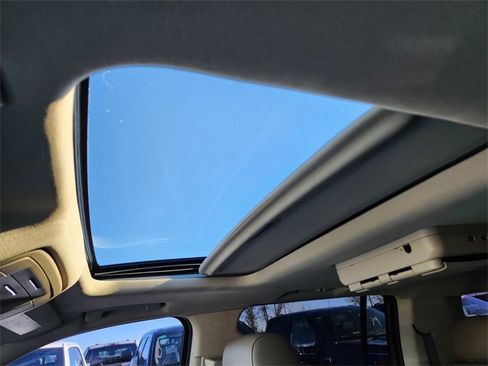 Used 2020 Chevrolet Suburban Premier image 13