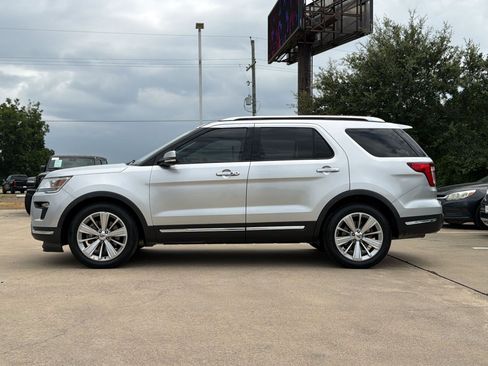Used 2019 Ford Explorer Limited w/ Class III Trailer Tow Package FWD image 2