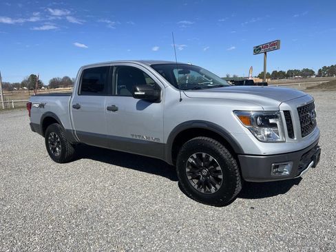 Used 2018 Nissan Titan PRO-4X image 1