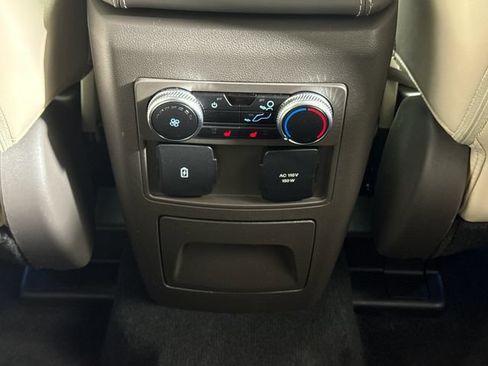 Used 2022 Ford Explorer Platinum w/ Equipment Group 601A AWD/4WD image 27