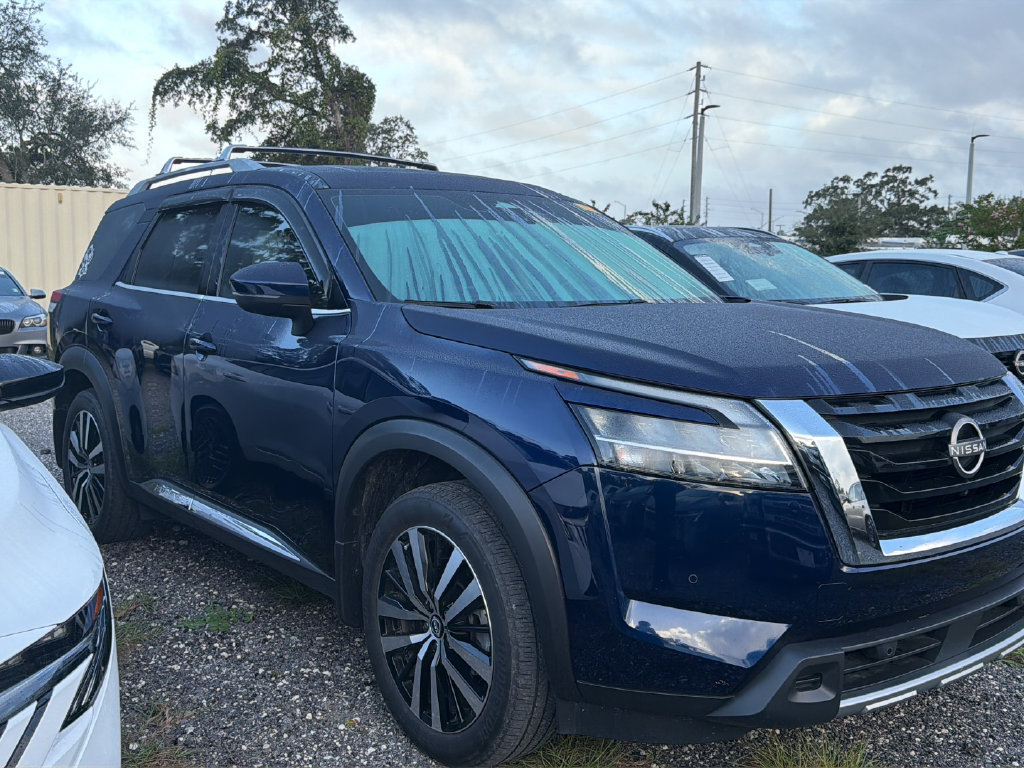 Used 2023 Nissan Pathfinder Platinum w/ Cargo Package AWD/4WD image 14