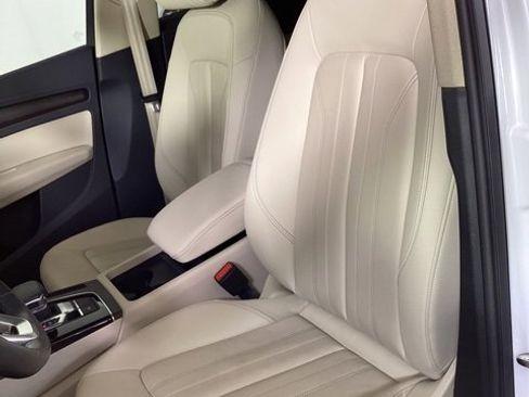 Used 2023 Audi Q5 2.0T Premium w/ Convenience Package image 12