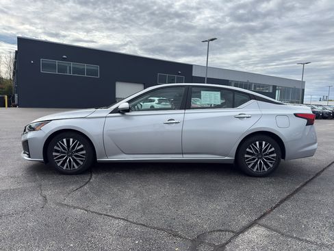 Certified 2023 Nissan Altima 2.5 SV image 6