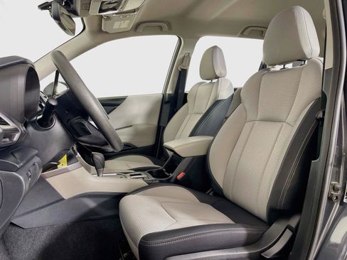 Used 2023 Subaru Forester AWD/4WD image 5