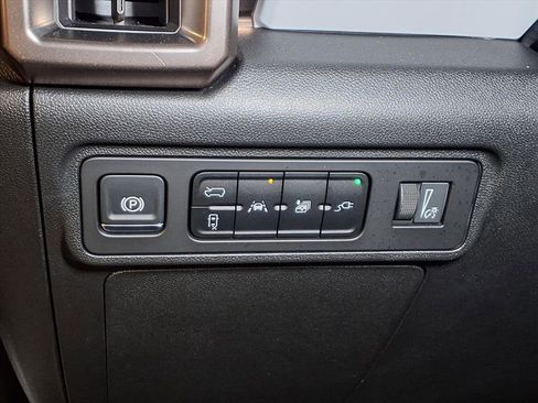 Used 2025 GMC Hummer EV 2X image 12