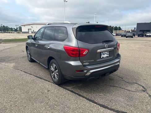 Used 2017 Nissan Pathfinder SV w/ Trailer Tow Package AWD/4WD image 5