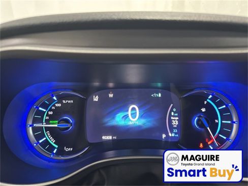 Used 2022 Chrysler Pacifica Touring-L image 12