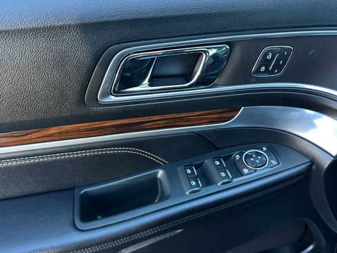 Used 2018 Ford Explorer Limited w/ Equipment Group 301A image 11