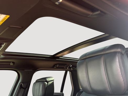 Used 2021 Land Rover Range Rover SV Autobiography Dynamic image 20