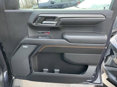 Used 2022 GMC Sierra 1500 AT4 w/ AT4 Premium Package image 9