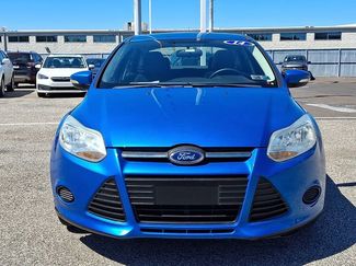 Used 2014 Ford Focus SE FWD video 2