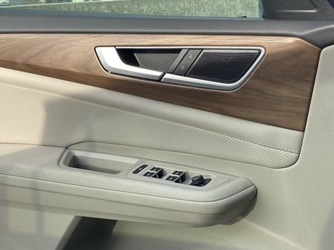 New 2026 Volkswagen Atlas SE image 11