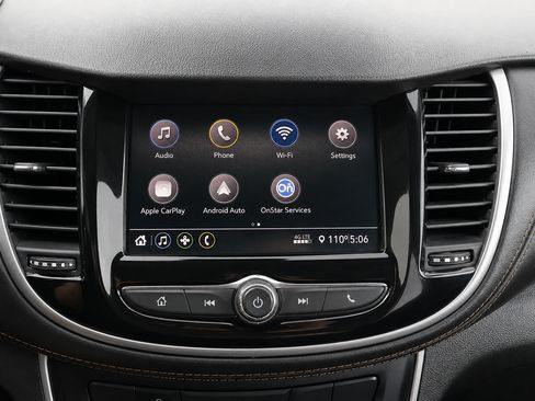 Used 2020 Chevrolet Trax LT w/ LT Convenience Package FWD image 33