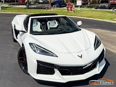 Used 2025 Chevrolet Corvette Z06 RWD image 76