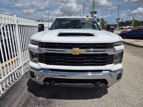 Used 2025 Chevrolet Silverado 2500 LT w/ Convenience Package AWD/4WD image 2