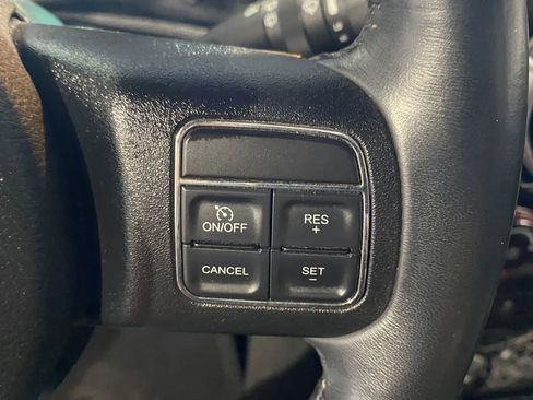 Used 2018 Jeep Wrangler Unlimited Rubicon w/ Connectivity Group image 18