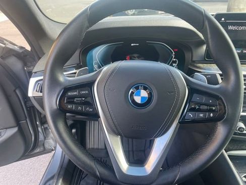 Used 2023 BMW 530e w/ Executive Package image 45