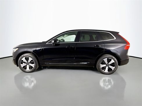Certified 2023 Volvo XC60 T8 Core w/ Climate Package image 4