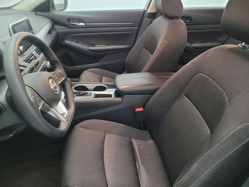 Used 2024 Nissan Altima 2.5 SV FWD image 17